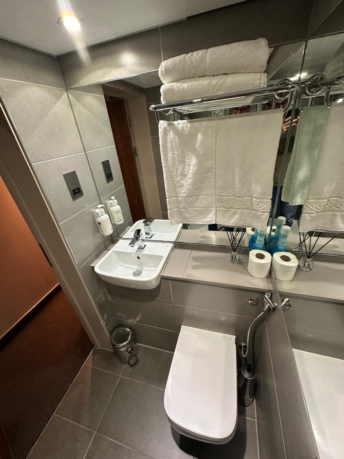 Classic Twin Room interior at London Court Hotel, Earl's Court London SW5
