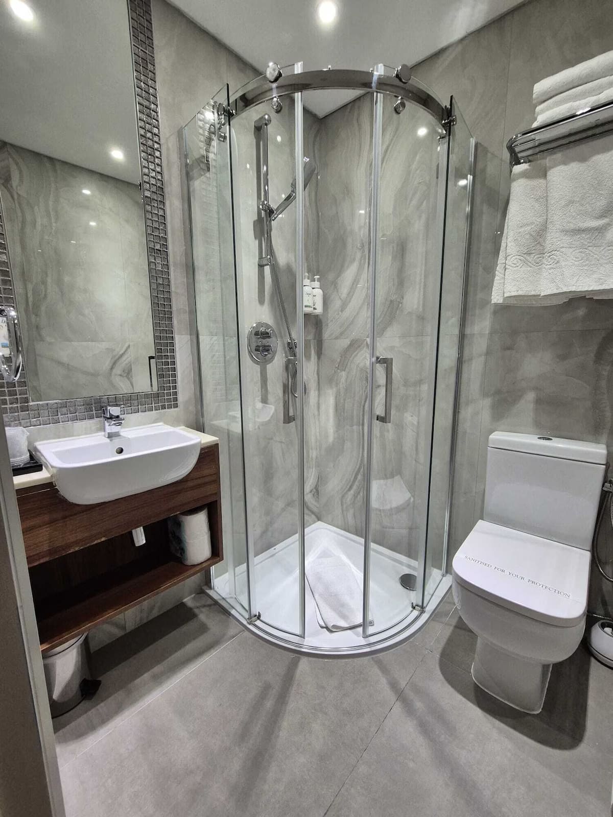 En-suite walk-in shower in the Classic Triple Room, London Court Hotel